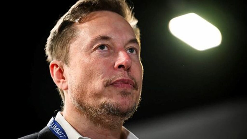 Photo of Starlink boss Elon Musk lookin g beyond the camera