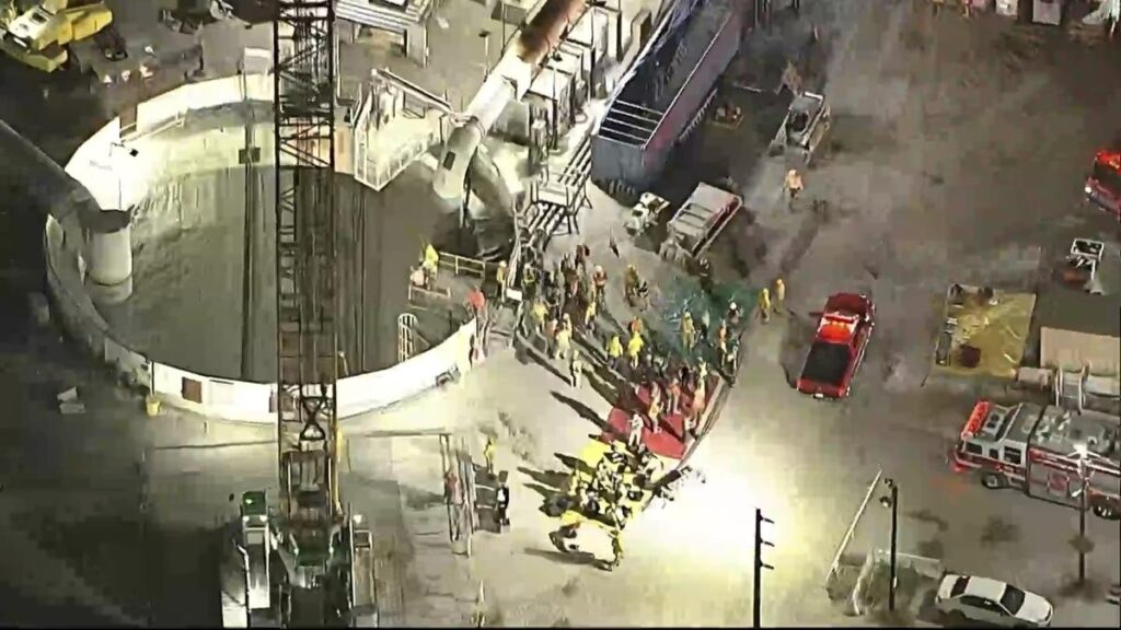 Industrial tunnel collapses in Los Angeles trapping 15 workers