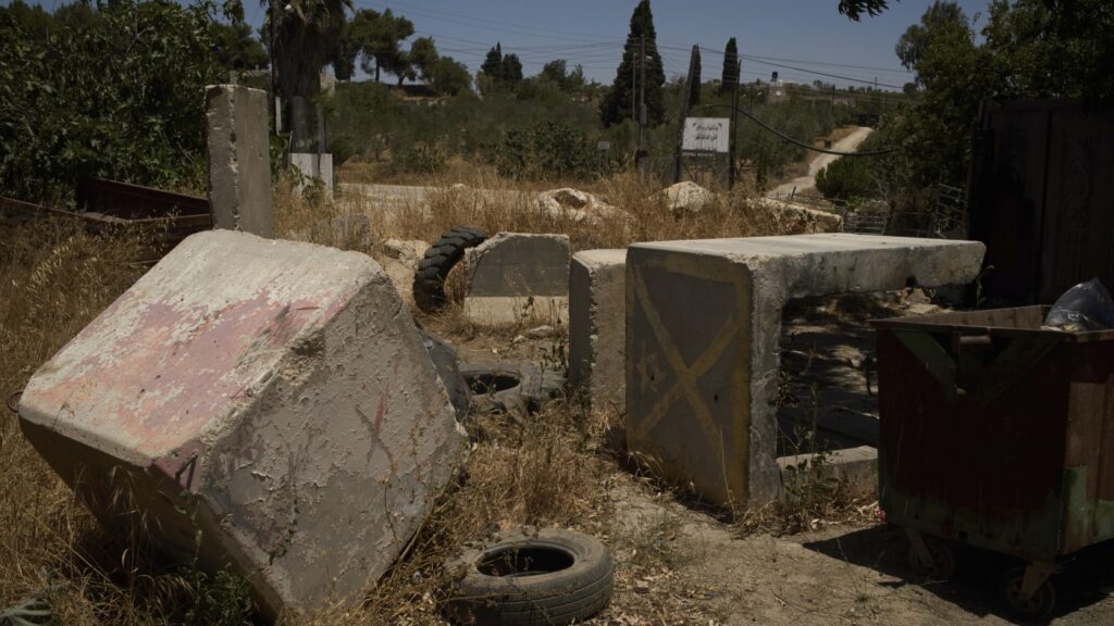 Israeli settlers beat U.S. citizen to death in West Bank : NPR Israeli settlers beat U.S. citizen to death in West Bank : NPR