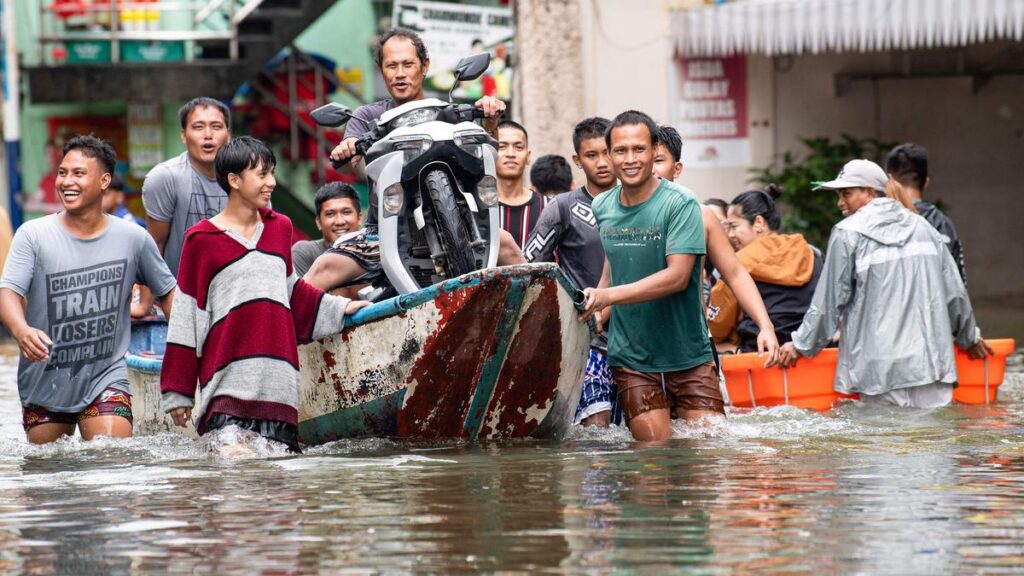 Philippines flooding displaces thousands amid new storm threats
