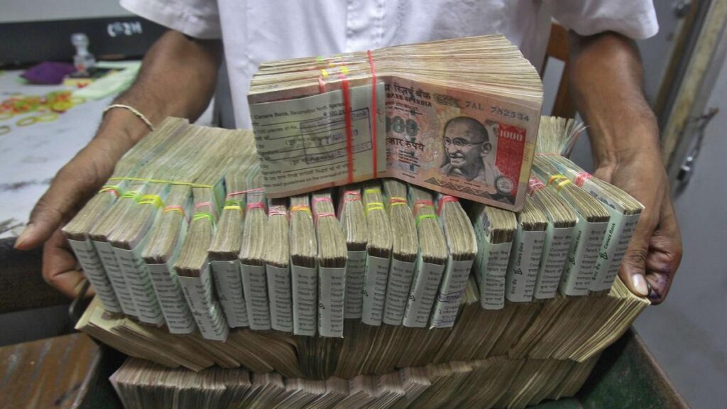 Rupee falls for sixth straight session, ends 3 paise lower against U.S. dollar