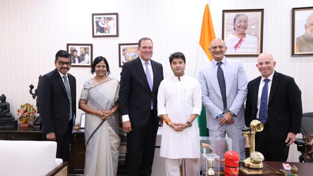 Scindia meets Chuck Robbins; encourages Cisco to deepen its footprint in India to increase tech collaborations