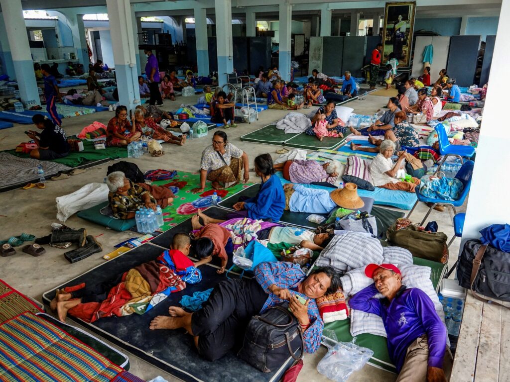Thailand-Cambodian clashes force 100,000 into shelters on Thai border | Border Disputes News Thailand-Cambodian clashes force 100,000 into shelters on Thai border | Border Disputes News
