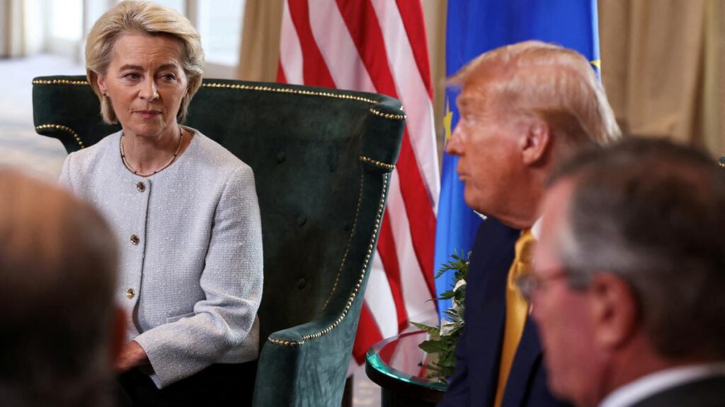 US-EU trade deal boosts dollar against major peers