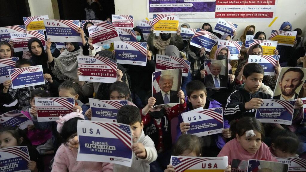 U.S. appeals court temporarily blocks ending Afghans' protected status