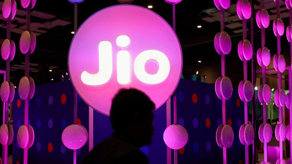 Airtel, Jio, Vi networks crash in major Indian cities; outage sparks online meltdown | Latest News India