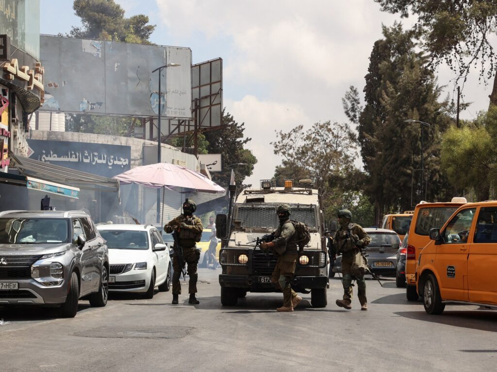 Child among 24 Palestinians wounded by Israeli army raid in Ramallah | Occupied West Bank News Child among 24 Palestinians wounded by Israeli army raid in Ramallah | Occupied West Bank News