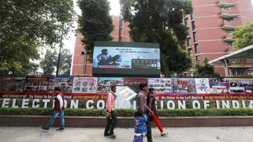 ECI suspends 4 West Bengal govt officers over fictitious voters in electoral roll | Kolkata