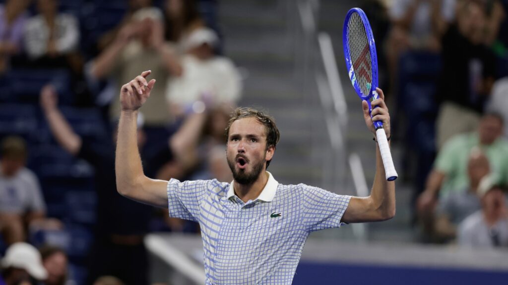 Danill Medvedev egging the crowd during the first round US Open 2025 match vs Benjamin Bonzi. (Photo: AP)