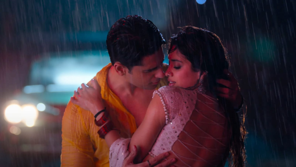 Param Sundari Beegi Saree song: Janhvi Kapoor sets screen on fire; reminds fans of Sridevi's Kaate Nahi Kat Te | Bollywood
