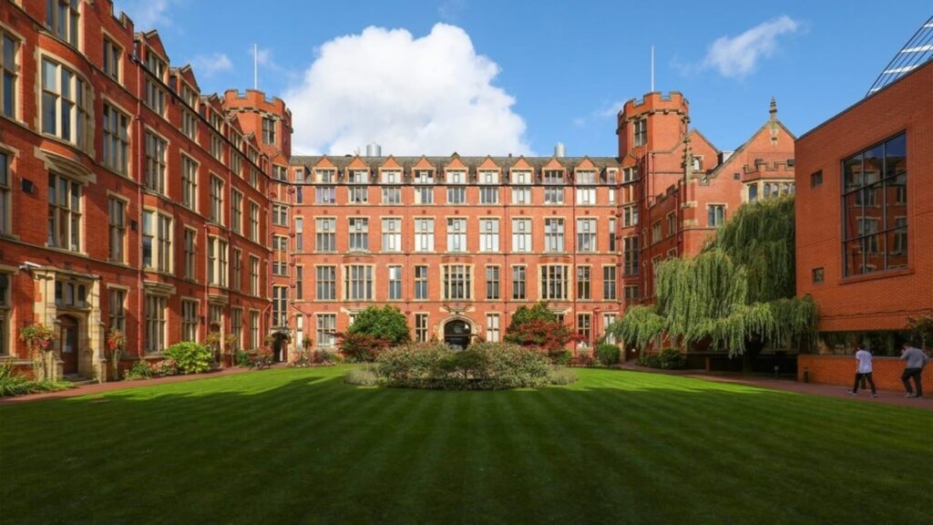 Sheffield University invites applications for ‘BA International Business Management with Study Abroad’ course