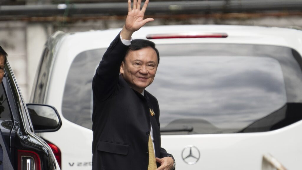 Thai court acquits ex-Prime Minister Thaksin Shinawatra of royal defamation charge : NPR