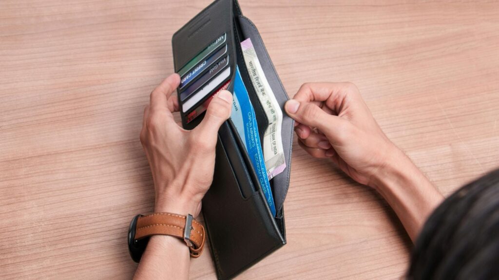 Thousands may lose cashless treatment as hospital body to suspend services of Bajaj Allianz, Care Health Insurance: Insurers call action unilateral | Business News Express shorts