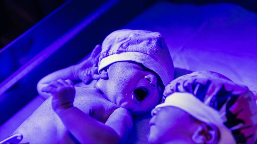 What happens when newborns don’t cry after birth?