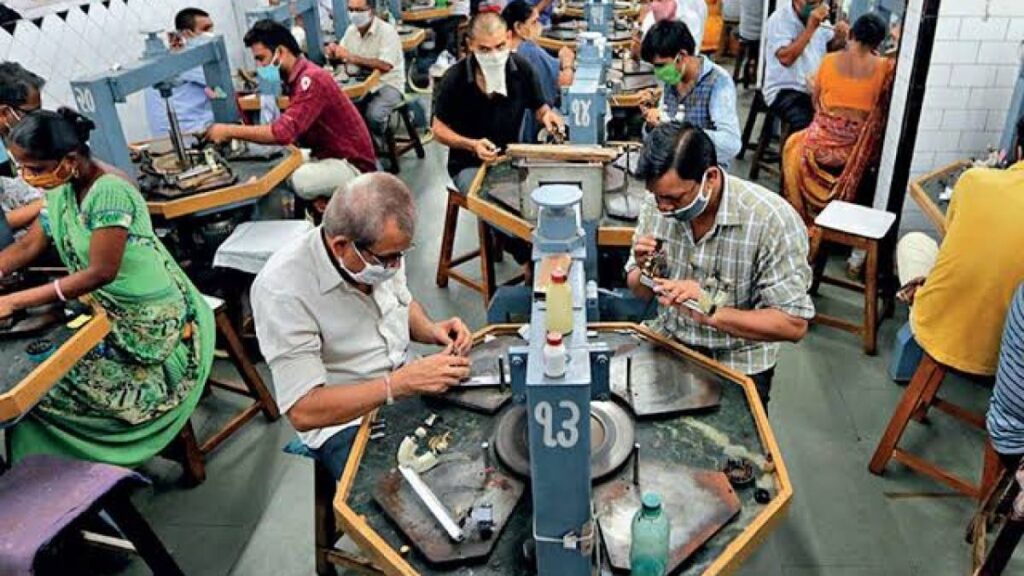 Will Trump’s India tariffs shut down world’s biggest cut diamond supplier? | Business and Economy