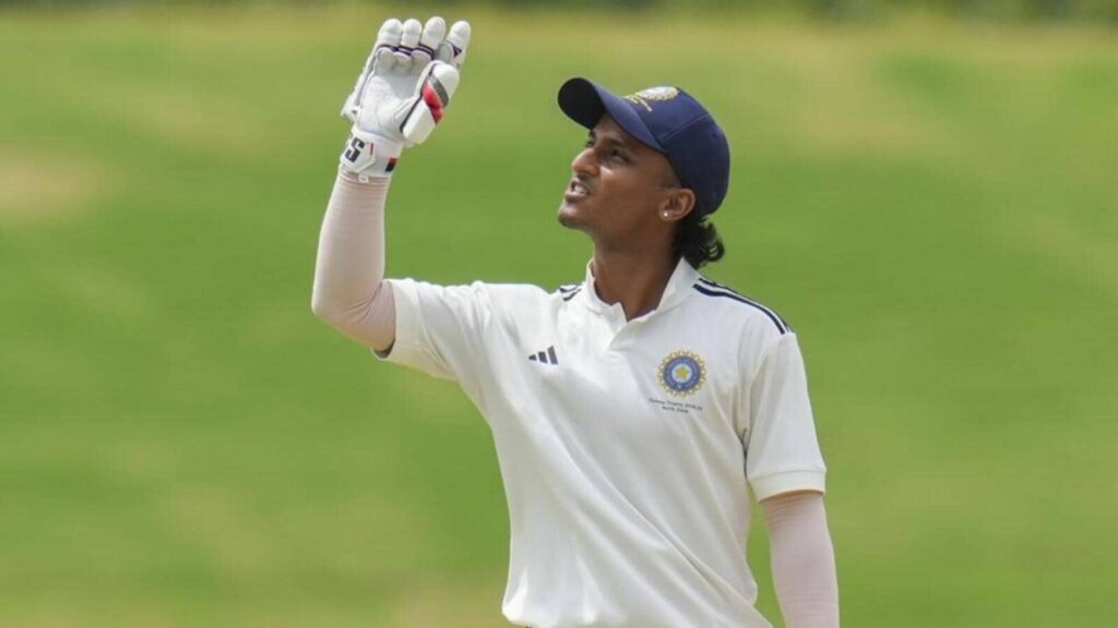 Auqib, Shami impress as Duleep Trophy makes tame start Auqib, Shami impress as Duleep Trophy makes tame start