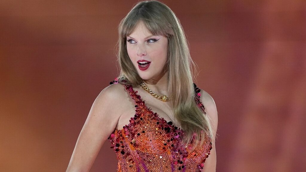 Did Taylor Swift attend Travis Kelce’s Chiefs vs Eagles game? New clip hints at ‘sneaky’ entry Did Taylor Swift attend Travis Kelce's Chiefs vs Eagles game? New clip hints at 'sneaky' entry