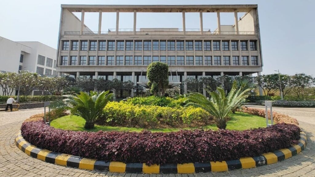 IIM Raipur launches 7 MDPs with focus on leadership, digital transformation, AI and workplace well-being | Education