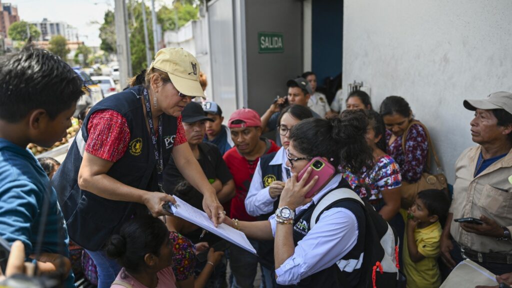 Judge temporarily blocks attempt to deport Guatemalan children : NPR