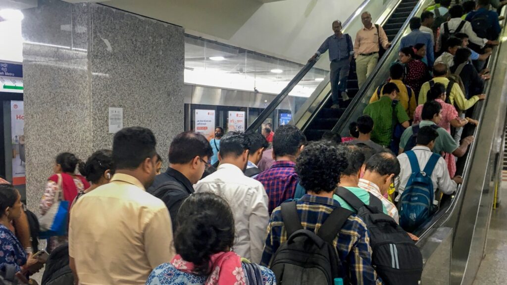 Kolkata Metro services along North-South corridor briefly hit