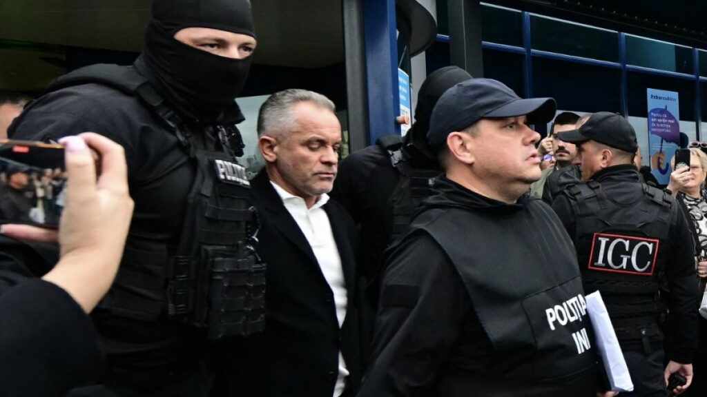 Moldovan oligarch extradited to face charges over $1bn fraud | Corruption News