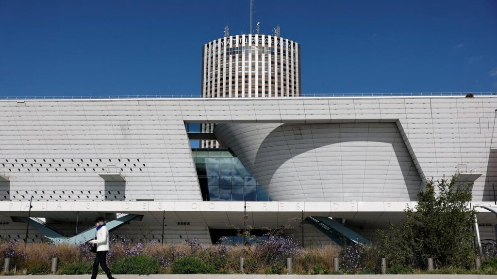 South African Ambassador found dead outside Paris hotel South African Ambassador found dead outside Paris hotel