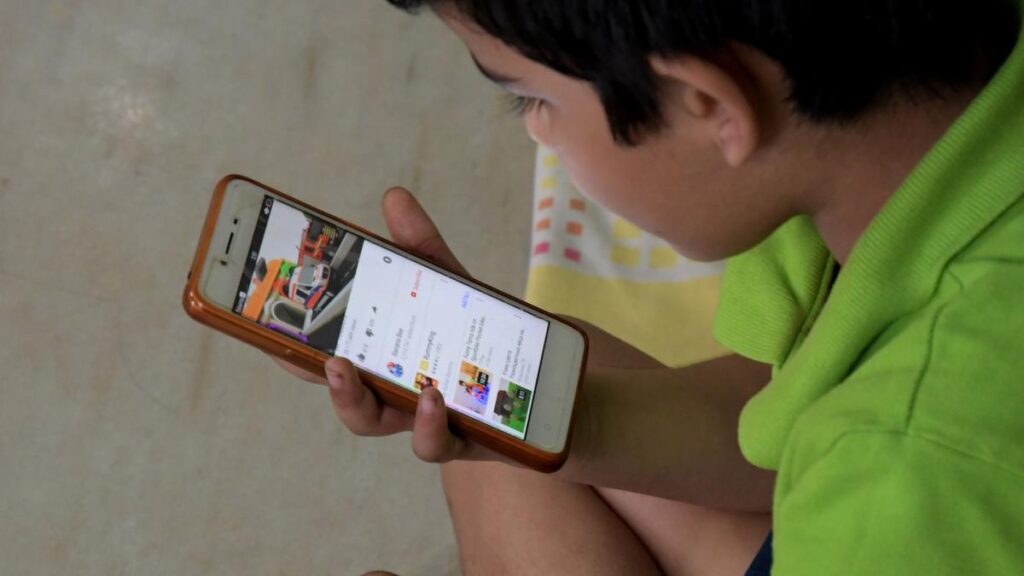 The rise of spinal issues among children growing up in the digital era