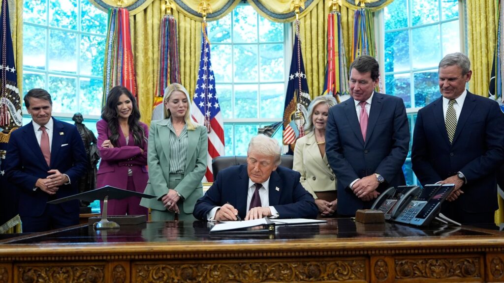 Trump signs order to deploy National Guard to Memphis, says DC-style crackdown on crime coming to Tennessee | World News trump memphis order