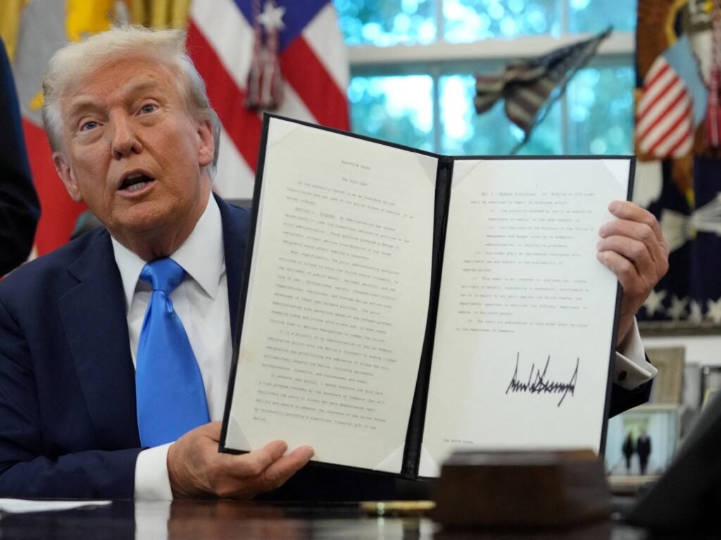 US says $100,000 fee for H-1B visas will not apply to existing holders | News US says $100,000 fee for H-1B visas will not apply to existing holders | News