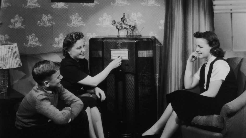 A history of broadcasting, from agriculture to the airwaves : NPR A history of broadcasting, from agriculture to the airwaves : NPR