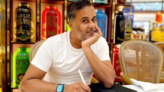 Author Chetan Bhagat: I don’t, but Indians care about films because they don’t read books Cricket in L1