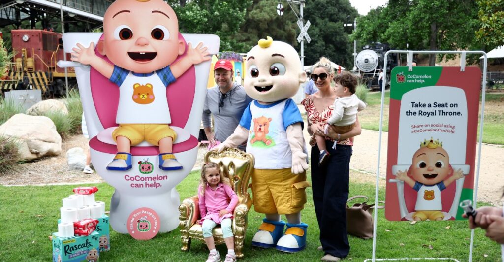 Is it OK for my kids to watch YouTube? An expert explains. Is it OK for my kids to watch YouTube? An expert explains.