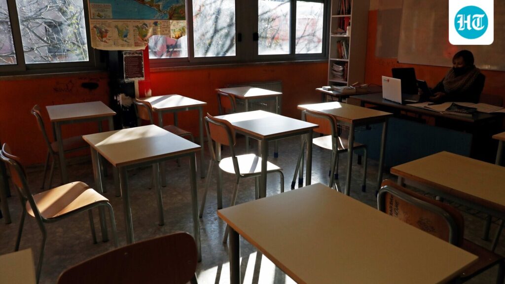 Maharashtra school gets civic body notice over ‘ban’ on religious, cultural symbols Maharashtra school gets civic body notice over ‘ban’ on religious, cultural symbols