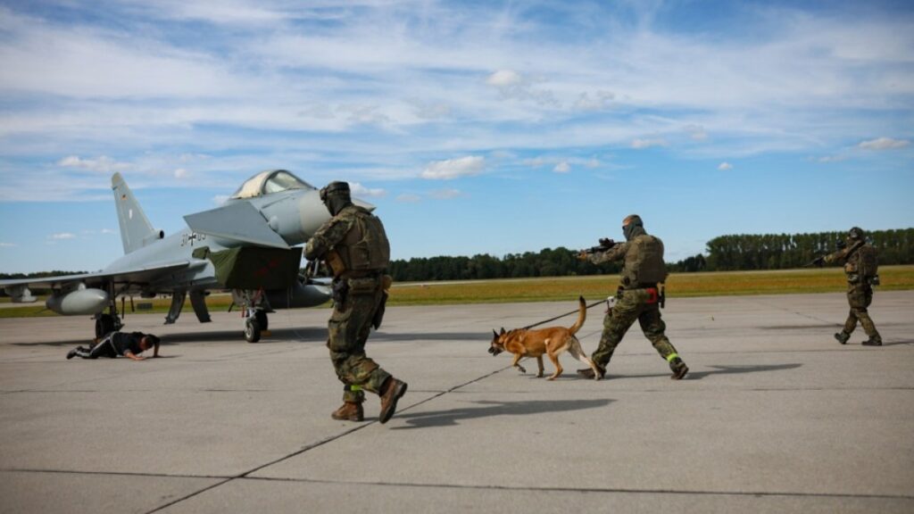 Poland deploys air defences as Russia launches new strikes on Ukraine | Russia-Ukraine war News Poland deploys air defences as Russia launches new strikes on Ukraine | Russia-Ukraine war News