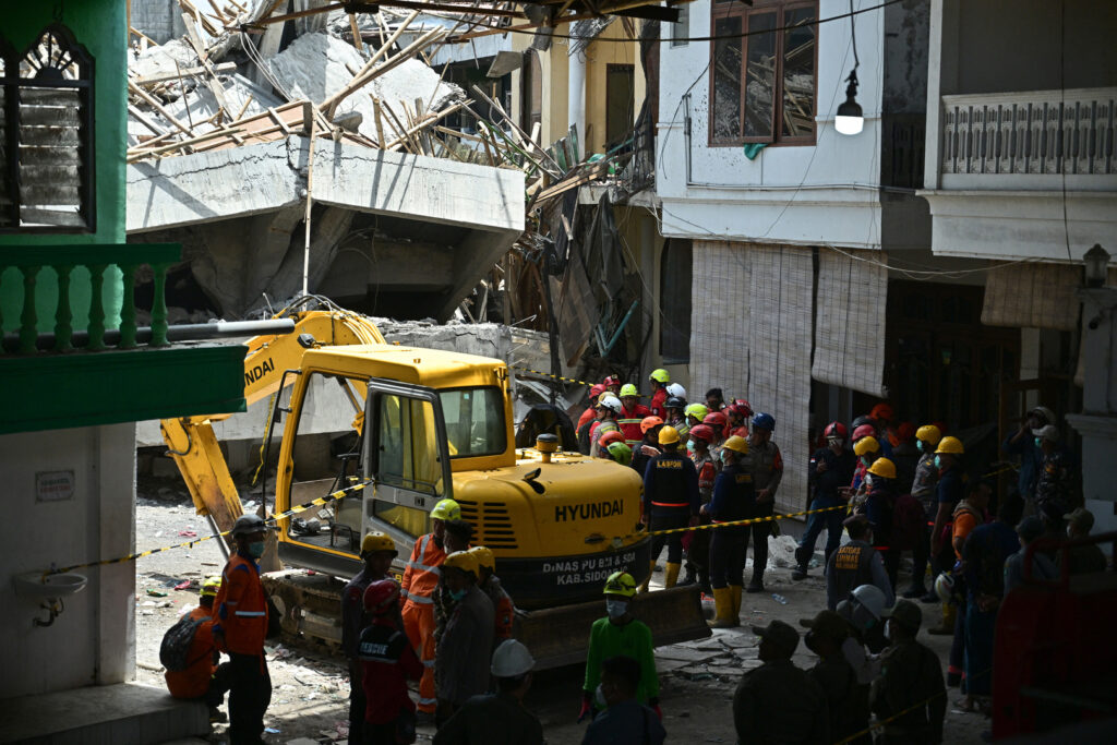 Survivors pulled from collapsed school in Indonesia | Newsfeed Survivors pulled from collapsed school in Indonesia | Newsfeed