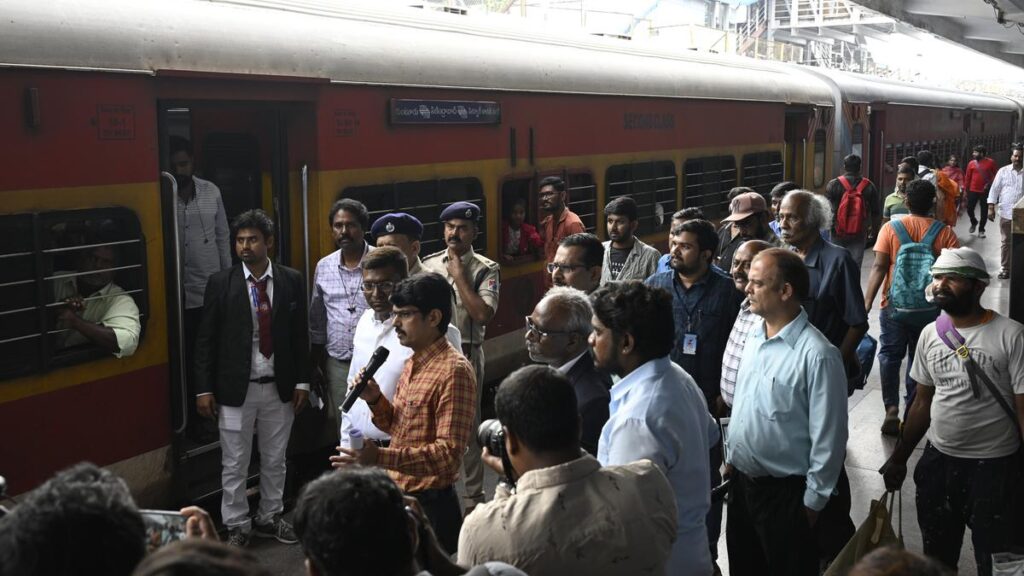 To clear festival rush, 1,450 special trains to be operated by SCR till November end