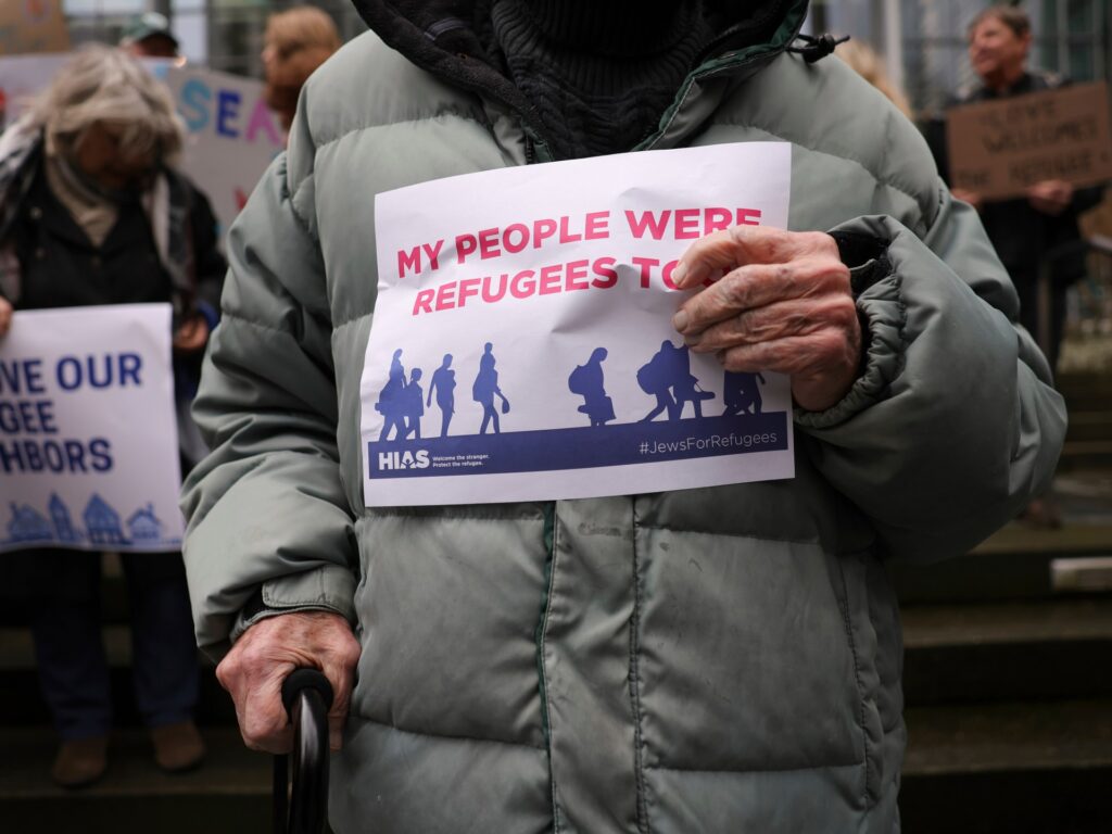 Trump announces lowest refugee admission cap in US history at 7,500 | Donald Trump News Trump announces lowest refugee admission cap in US history at 7,500 | Donald Trump News