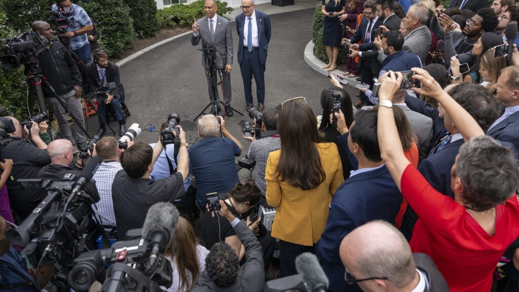 Trump freezes $18 billion in funding for NYC, home to key Democratic leaders : NPR Trump freezes $18 billion in funding for NYC, home to key Democratic leaders : NPR