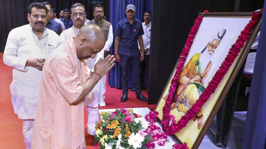 U.P. leaders takes part in Valmiki Jayanti; CM Yogi announces sanitation workers will get money directly from govt. corporation U.P. leaders takes part in Valmiki Jayanti; CM Yogi announces sanitation workers will get money directly from govt. corporation