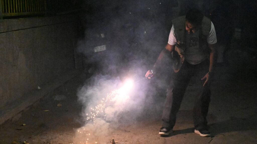 Wind, temperature rescue Delhi after pollution soars up to 100 times prescribed limit